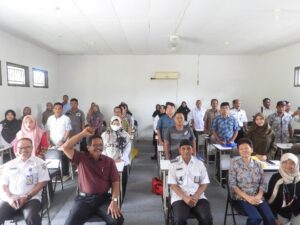 Bimtek dibuka oleh Camat Muara Ancalong, dihadiri oleh perwakilan 25 sekolah di Kecamatan Muara Ancalong, Muara Bengkal dan Long Mesangat (foto Konsorsium)