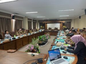 Peserta Rapat koordinasi, dihadiri hampir seluruh anggota Forum dari Organisasi Perangkat Daerah (OPD) Kabupten Kutai Timur. Foto: Konsorsium Yasiwa-Yayasan Ulin. 